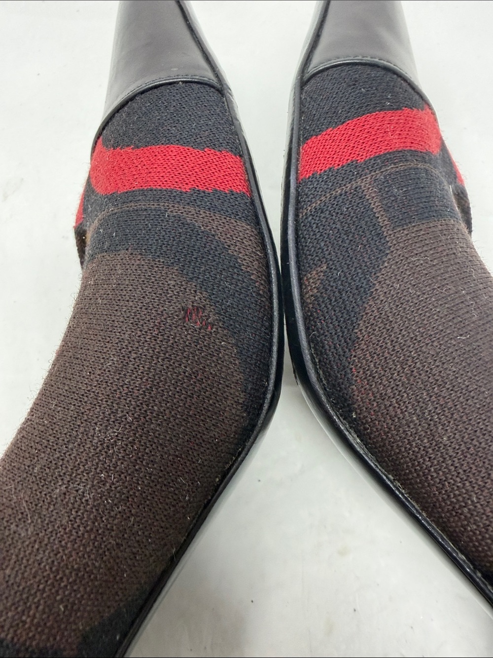 Salvatore Ferragamo Black and Red Patterned Leather Toe Pumps Heels Size 9 - Picture 11 of 13